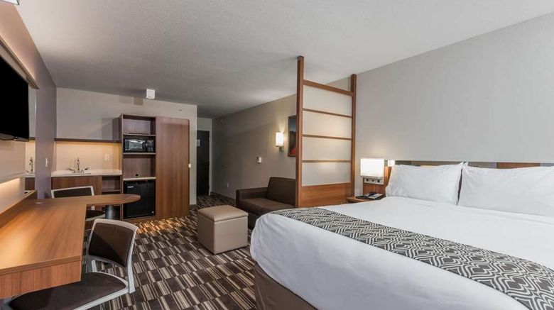 <b>Microtel Inn & Suites by Wyndham Altoona Suite</b>. Images powered by <a href="https://iceportal.shijigroup.com/" title="IcePortal" target="_blank">IcePortal</a>.