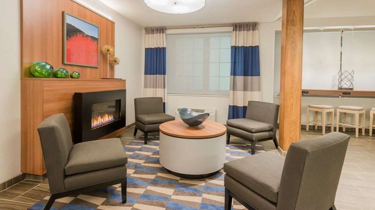 Microtel Inn & Suites by Wyndham Altoona Lobby