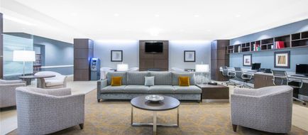 Wingate by Wyndham Niagara Falls Lobby