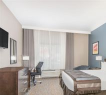 Wingate by Wyndham Niagara Falls Room