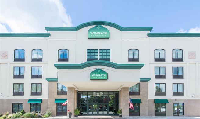 Wingate by Wyndham Niagara Falls Exterior