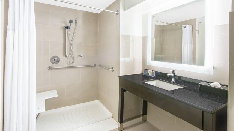 <b>Wingate by Wyndham Niagara Falls Room</b>. Images powered by <a href="https://iceportal.shijigroup.com/" title="IcePortal" target="_blank">IcePortal</a>.