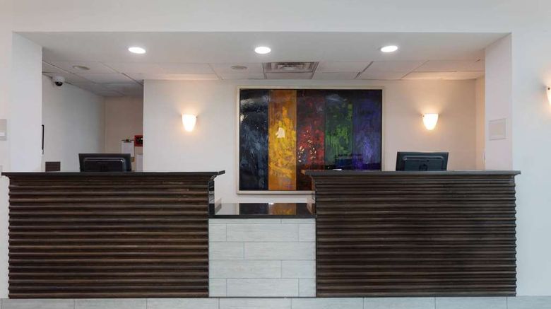 <b>Wyndham Garden Tallahassee Capitol Lobby</b>. Images powered by <a href="https://iceportal.shijigroup.com/" title="IcePortal" target="_blank">IcePortal</a>.