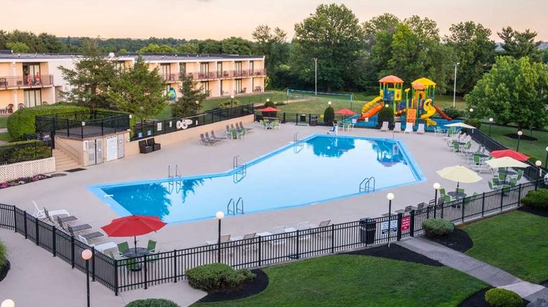 <b>Red Lion Hotel Harrisburg Hershey Pool</b>. Images powered by <a href="https://iceportal.shijigroup.com/" title="IcePortal" target="_blank">IcePortal</a>.