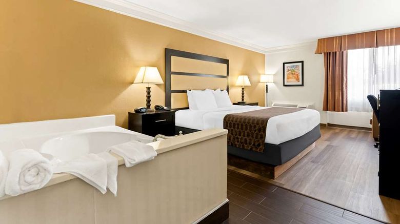 <b>Best Western Riverside Inn Room</b>. Images powered by <a href="https://iceportal.shijigroup.com/" title="IcePortal" target="_blank">IcePortal</a>.
