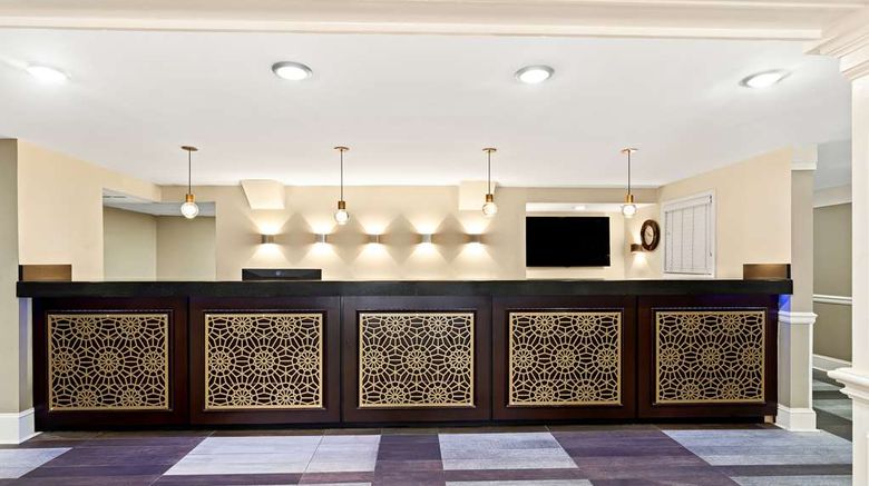 <b>Best Western Riverside Inn Lobby</b>. Images powered by <a href="https://iceportal.shijigroup.com/" title="IcePortal" target="_blank">IcePortal</a>.