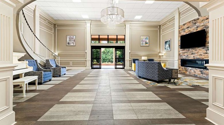 <b>Best Western Riverside Inn Lobby</b>. Images powered by <a href="https://iceportal.shijigroup.com/" title="IcePortal" target="_blank">IcePortal</a>.