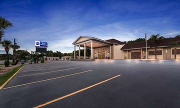 Best Western Riverside Inn