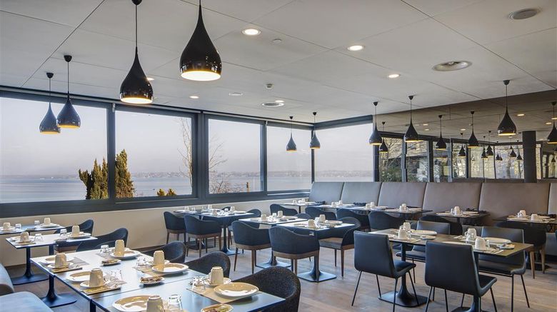 <b>Lake Geneva Hotel Restaurant</b>. Images powered by <a href="https://iceportal.shijigroup.com/" title="IcePortal" target="_blank">IcePortal</a>.