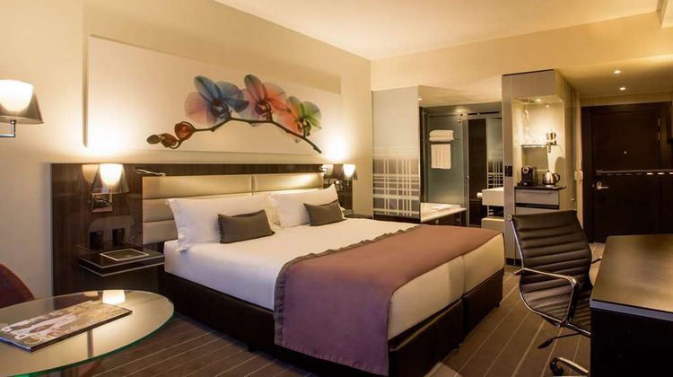 The Maslow Sandton Room