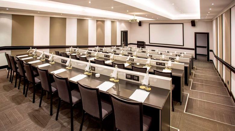 <b>The Maslow Sandton Meeting</b>. Images powered by <a href="https://iceportal.shijigroup.com/" title="IcePortal" target="_blank">IcePortal</a>.