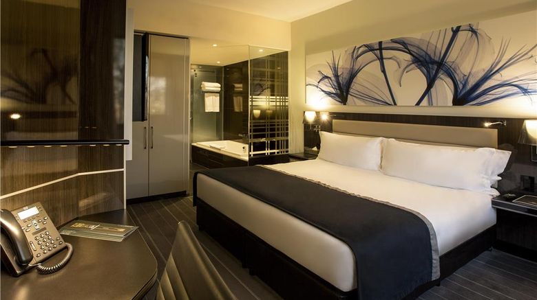 <b>The Maslow Sandton Suite</b>. Images powered by <a href="https://iceportal.shijigroup.com/" title="IcePortal" target="_blank">IcePortal</a>.