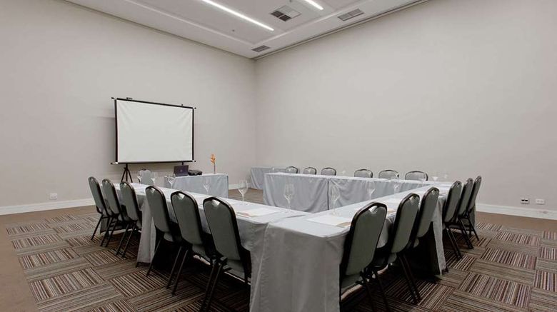 <b>Golden Tulip Sao Jose dos Campos Meeting</b>. Images powered by <a href="https://iceportal.shijigroup.com/" title="IcePortal" target="_blank">IcePortal</a>.