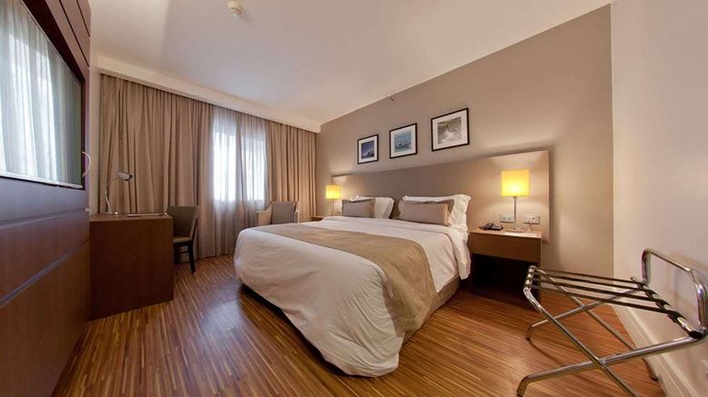 <b>Golden Tulip Sao Jose dos Campos Room</b>. Images powered by <a href="https://iceportal.shijigroup.com/" title="IcePortal" target="_blank">IcePortal</a>.