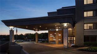 DoubleTree by Hilton Austin NW Arboretum