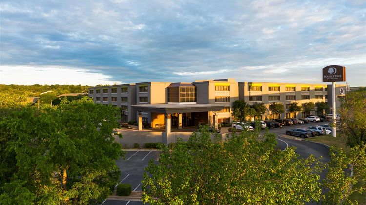 DoubleTree by Hilton Austin NW Arboretum Exterior