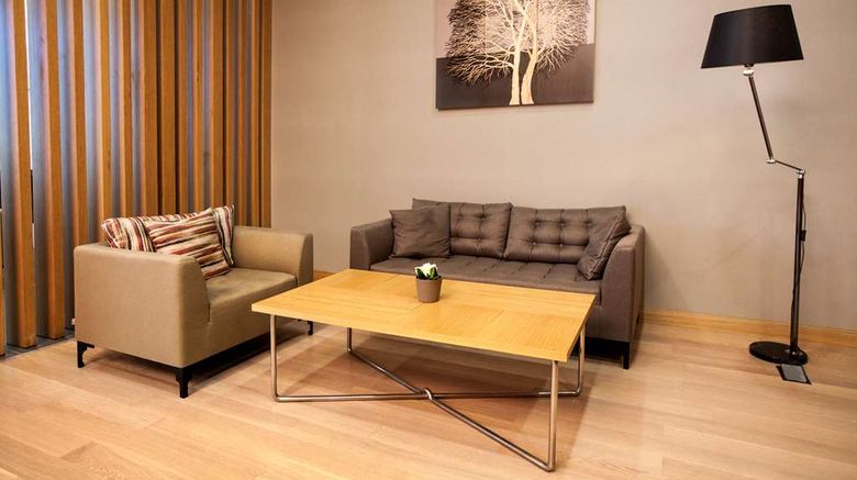 <b>Hilton Garden Inn Erzincan Lobby</b>. Images powered by <a href="https://iceportal.shijigroup.com/" title="IcePortal" target="_blank">IcePortal</a>.