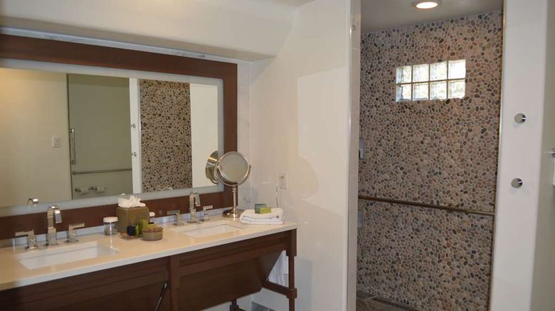 <b>Boulders Resort & Spa, Curio Coll Room</b>. Images powered by <a href="https://iceportal.shijigroup.com/" title="IcePortal" target="_blank">IcePortal</a>.