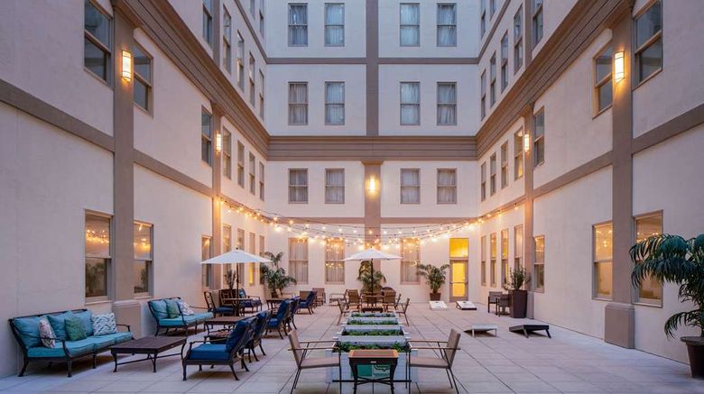 <b>Hilton Richmond Downtown Exterior</b>. Images powered by <a href="https://iceportal.shijigroup.com/" title="IcePortal" target="_blank">IcePortal</a>.