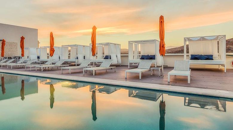 <b>Hampton Inn & Suites Los Cabos Pool</b>. Images powered by <a href="https://iceportal.shijigroup.com/" title="IcePortal" target="_blank">IcePortal</a>.