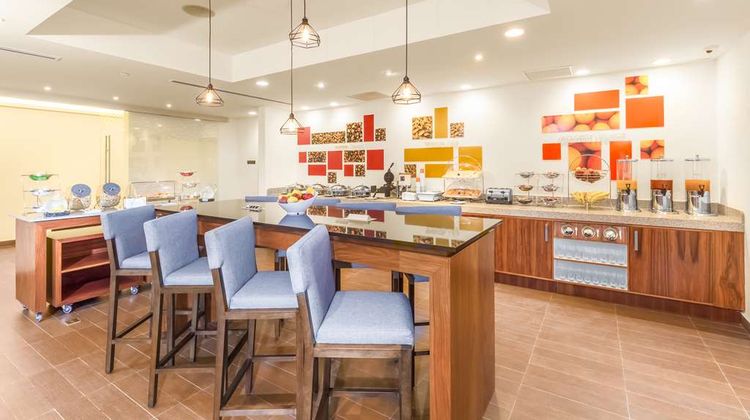 Hampton Inn & Suites Los Cabos Restaurant