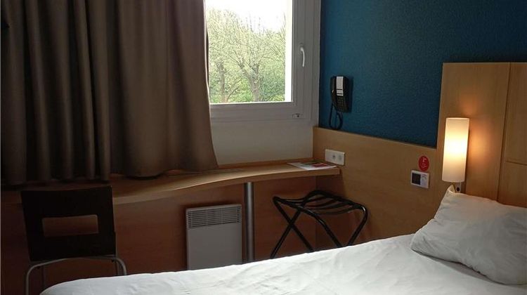 Ibis Hotel Fourmies Room