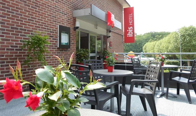 Ibis Hotel Fourmies Exterior