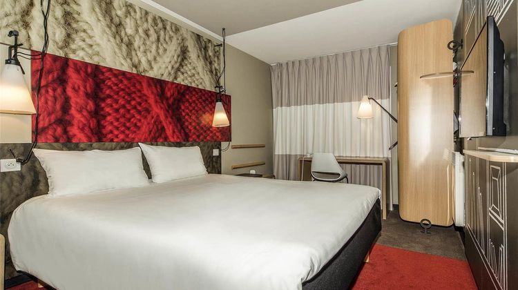 Ibis Paris Nanterre Room