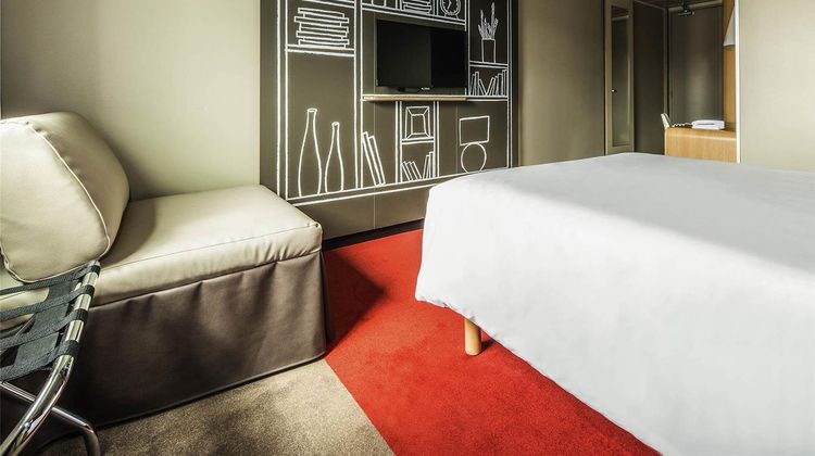Ibis Paris Nanterre Room