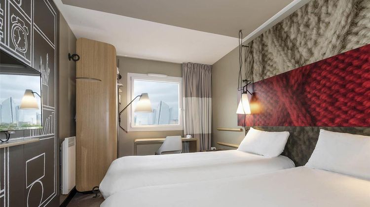 Ibis Paris Nanterre Room