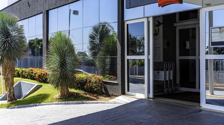 <b>Ibis Uberaba Exterior</b>. Images powered by <a href="https://iceportal.shijigroup.com/" title="IcePortal" target="_blank">IcePortal</a>.