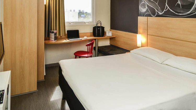 Ibis Uberaba Room