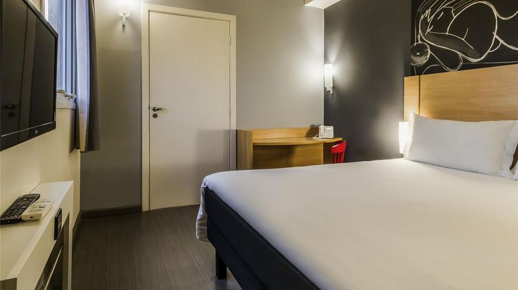 Ibis Uberaba Room
