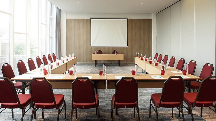 Ibis Makassar City Center Meeting