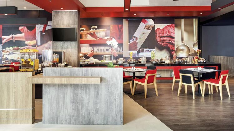 Ibis Makassar City Center Restaurant