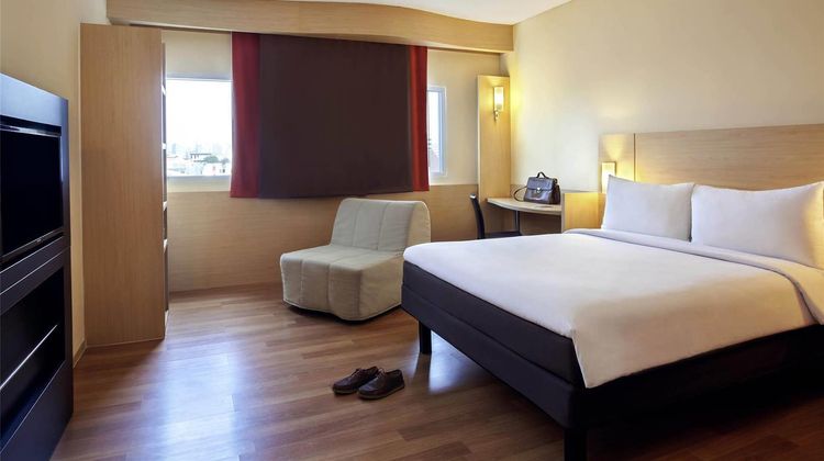 Ibis Jakarta Harmoni Room