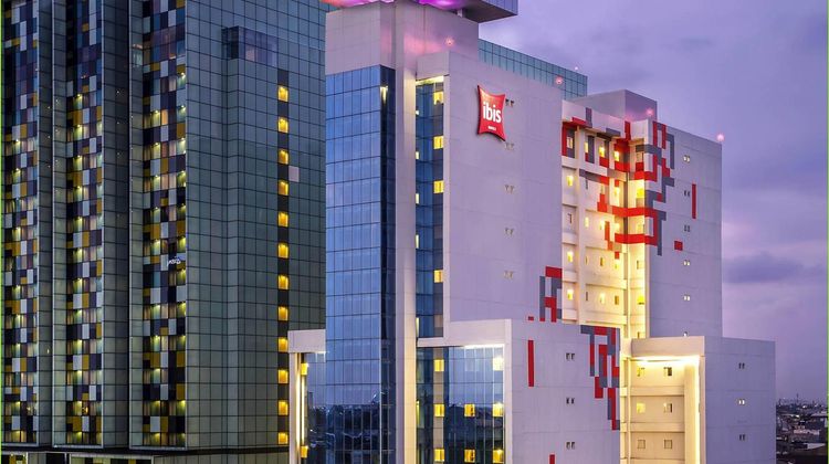 Ibis Jakarta Harmoni Exterior