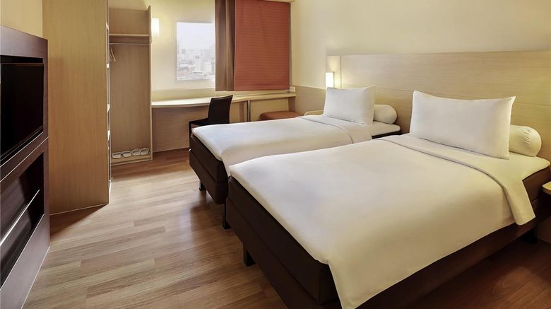 <b>Ibis Jakarta Harmoni Room</b>. Images powered by <a href="https://iceportal.shijigroup.com/" title="IcePortal" target="_blank">IcePortal</a>.
