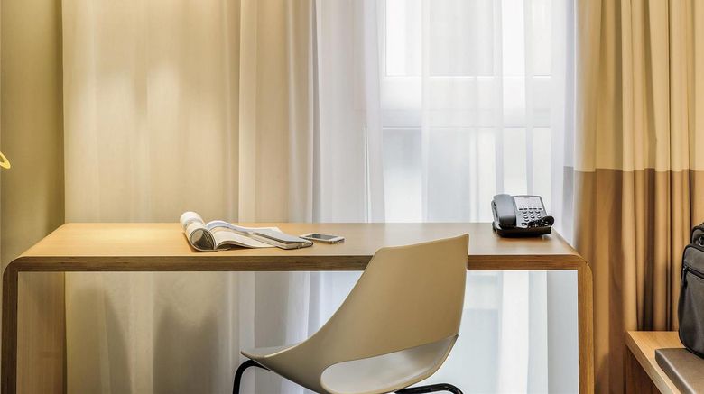 <b>Ibis Berlin Hauptbahnhof Hotel Room</b>. Images powered by <a href="https://iceportal.shijigroup.com/" title="IcePortal" target="_blank">IcePortal</a>.