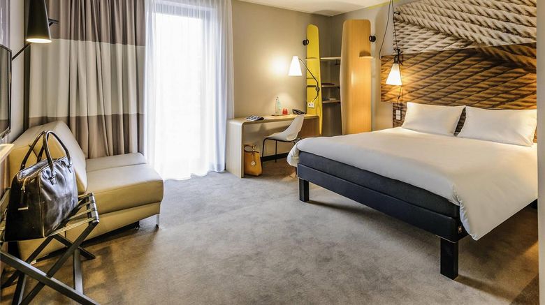 <b>Ibis Berlin Hauptbahnhof Hotel Room</b>. Images powered by <a href="https://iceportal.shijigroup.com/" title="IcePortal" target="_blank">IcePortal</a>.