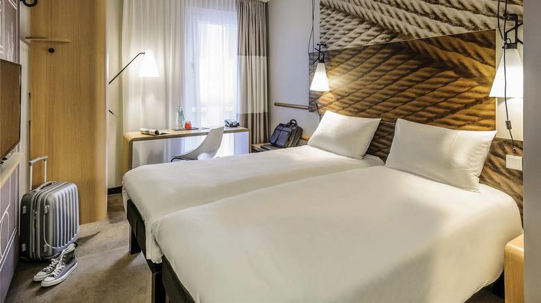 <b>Ibis Berlin Hauptbahnhof Hotel Room</b>. Images powered by <a href="https://iceportal.shijigroup.com/" title="IcePortal" target="_blank">IcePortal</a>.