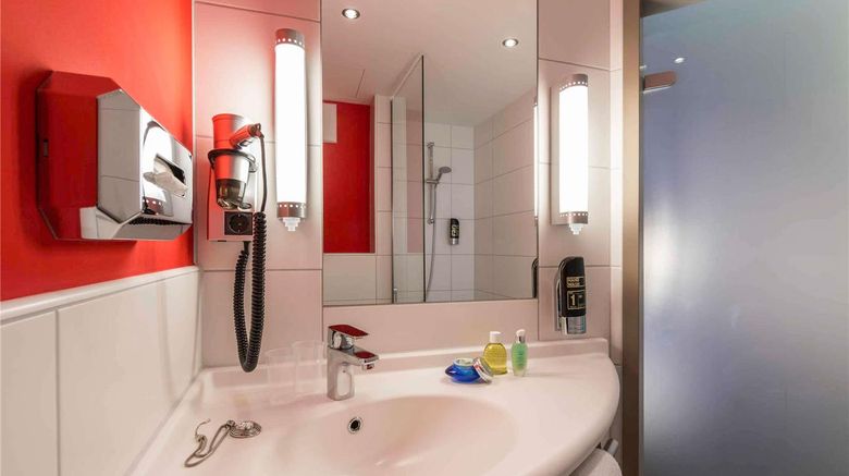 <b>Ibis Muenchen City Ost Room</b>. Images powered by <a href="https://iceportal.shijigroup.com/" title="IcePortal" target="_blank">IcePortal</a>.