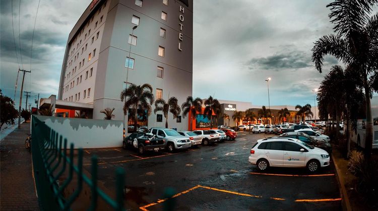 Ibis Jatai Shopping Exterior