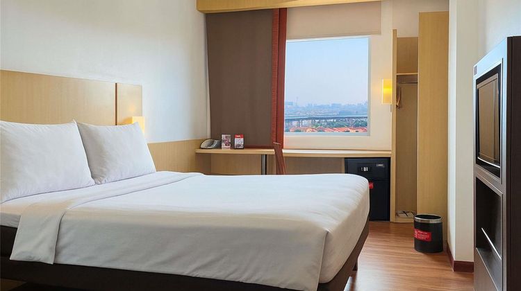 Ibis Bandung Pasteur Room