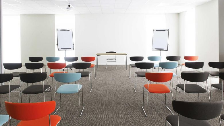 <b>Ibis Wavre Meeting</b>. Images powered by <a href="https://iceportal.shijigroup.com/" title="IcePortal" target="_blank">IcePortal</a>.