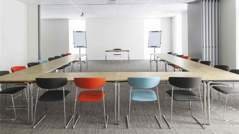 <b>Ibis Wavre Meeting</b>. Images powered by <a href="https://iceportal.shijigroup.com/" title="IcePortal" target="_blank">IcePortal</a>.
