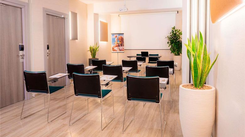 <b>Mercure Florence Center Meeting</b>. Images powered by <a href="https://iceportal.shijigroup.com/" title="IcePortal" target="_blank">IcePortal</a>.