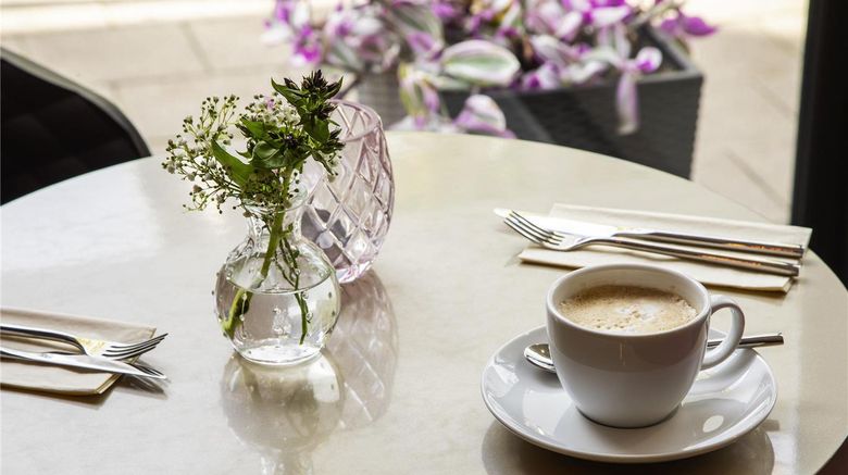 <b>Mercure Hotel Duesseldorf Zentrum Restaurant</b>. Images powered by <a href="https://iceportal.shijigroup.com/" title="IcePortal" target="_blank">IcePortal</a>.