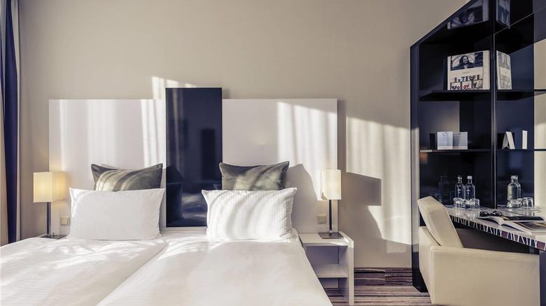 <b>Mercure Hotel Wiesbaden City Room</b>. Images powered by <a href="https://iceportal.shijigroup.com/" title="IcePortal" target="_blank">IcePortal</a>.