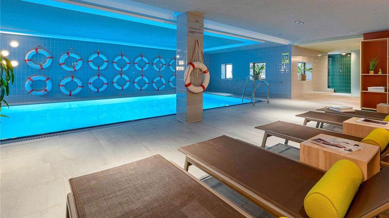 <b>Mercure Hotel Wiesbaden City Pool</b>. Images powered by <a href="https://iceportal.shijigroup.com/" title="IcePortal" target="_blank">IcePortal</a>.